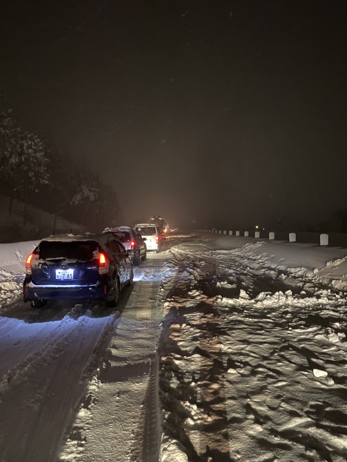 北陸道立ち往生降雪