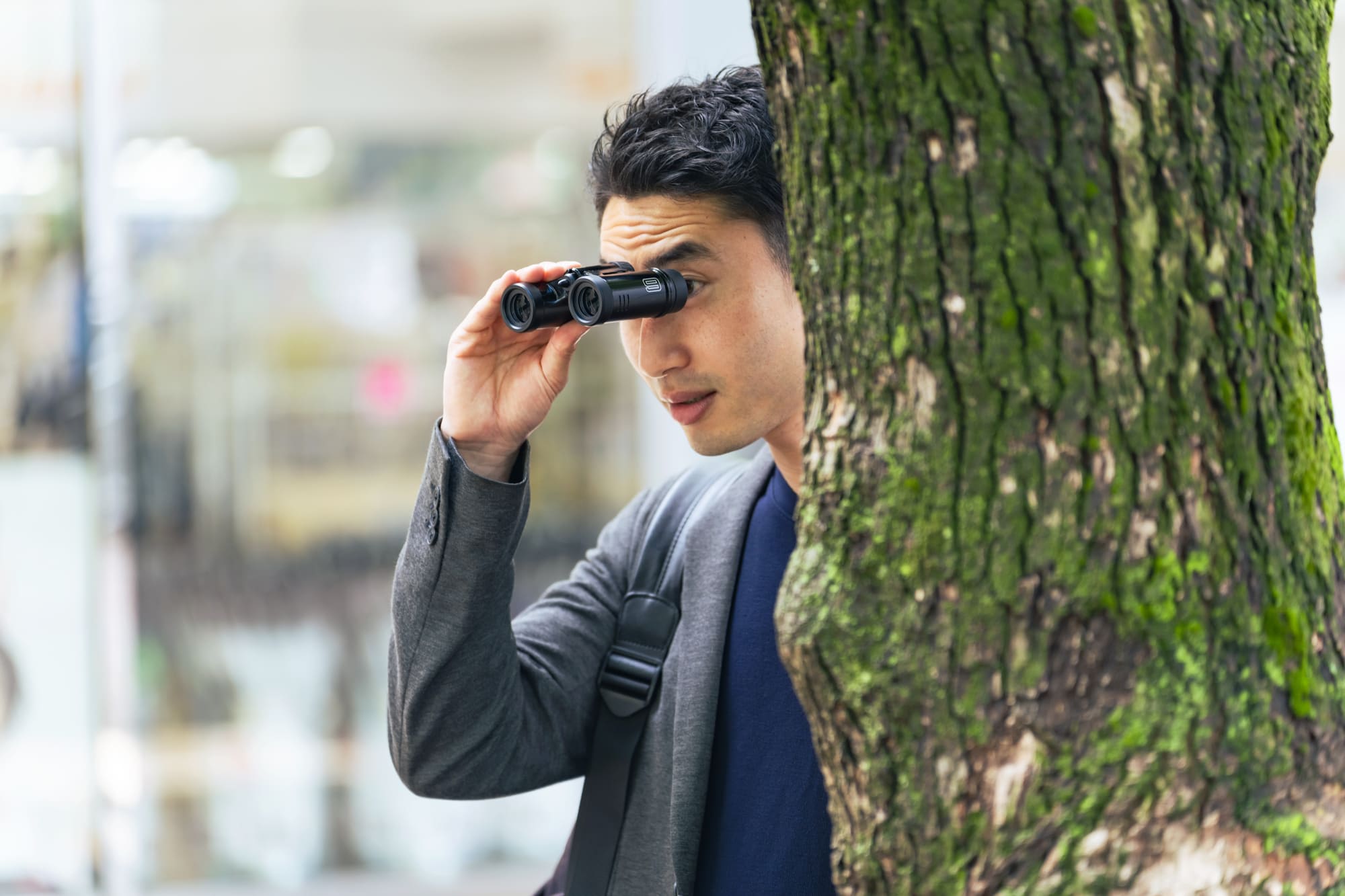 浮気調査の尾行